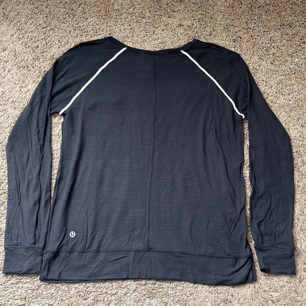 Lululemon Long Sleeve Tee Raflective Size 8